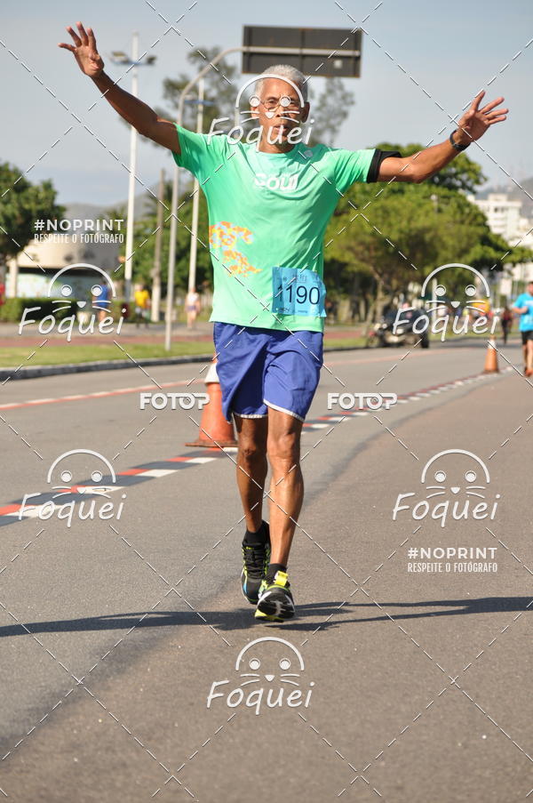 Buy your photos of the event21KES - Meia Maratona do Esprito Santo on Fotop