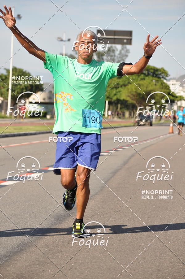 Buy your photos of the event21KES - Meia Maratona do Esprito Santo on Fotop