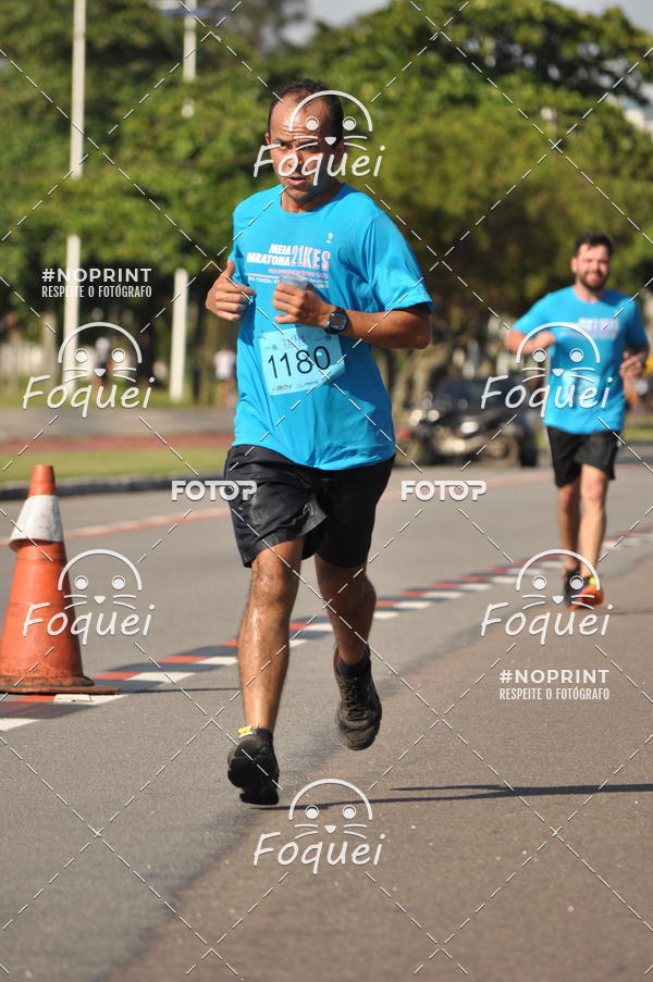 Buy your photos of the event21KES - Meia Maratona do Esprito Santo on Fotop