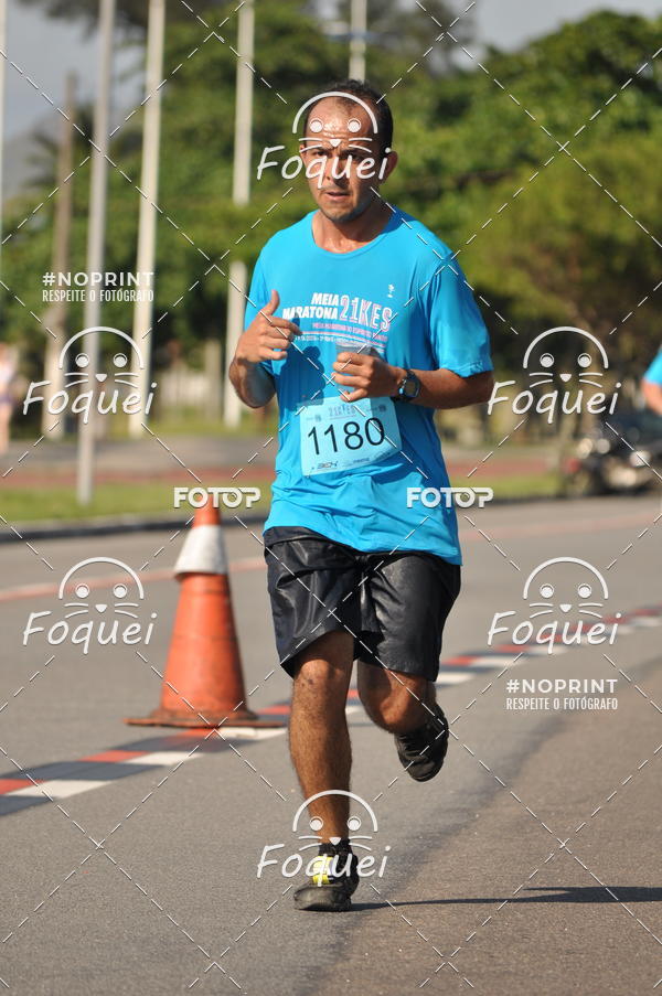 Buy your photos of the event21KES - Meia Maratona do Esprito Santo on Fotop