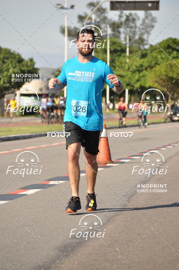 Buy your photos of the event21KES - Meia Maratona do Esprito Santo on Fotop