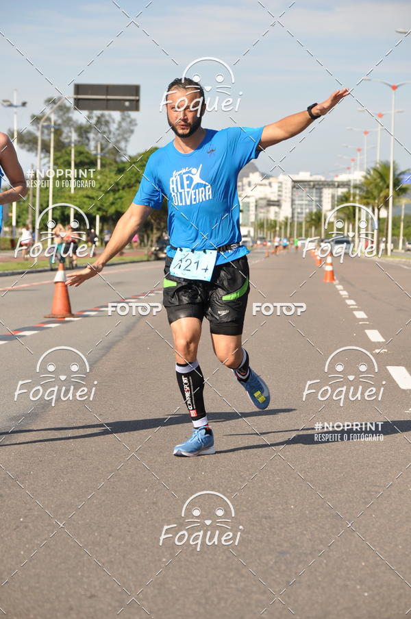 Buy your photos of the event21KES - Meia Maratona do Esprito Santo on Fotop