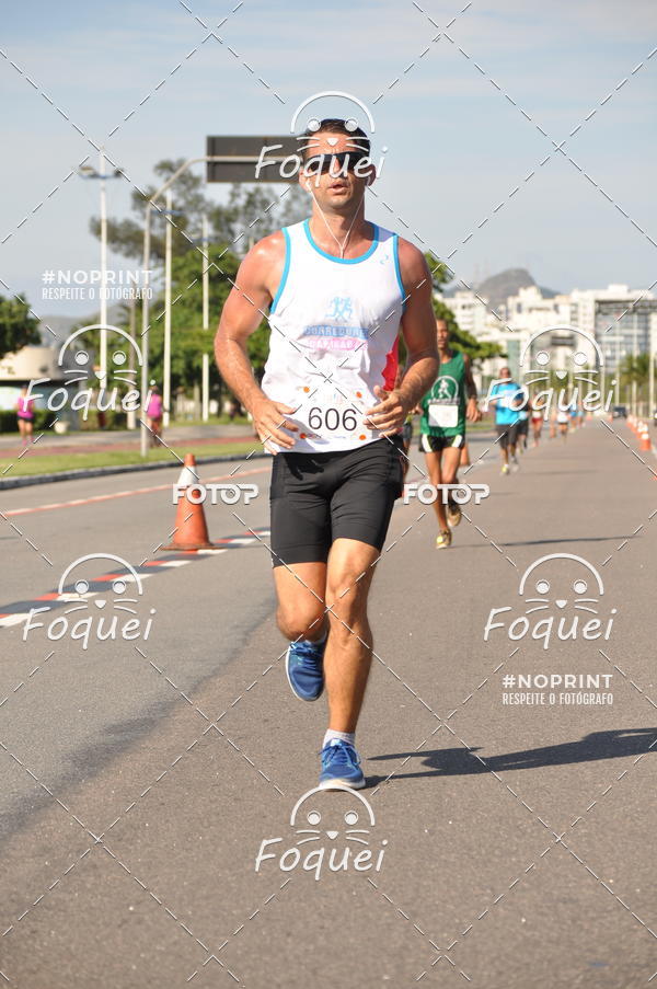 Buy your photos of the event21KES - Meia Maratona do Esprito Santo on Fotop