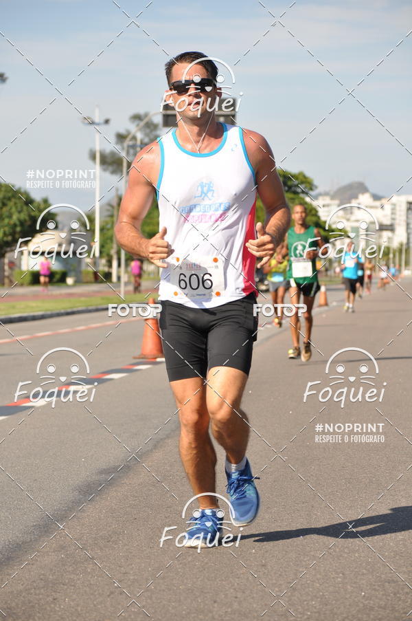 Buy your photos of the event21KES - Meia Maratona do Esprito Santo on Fotop