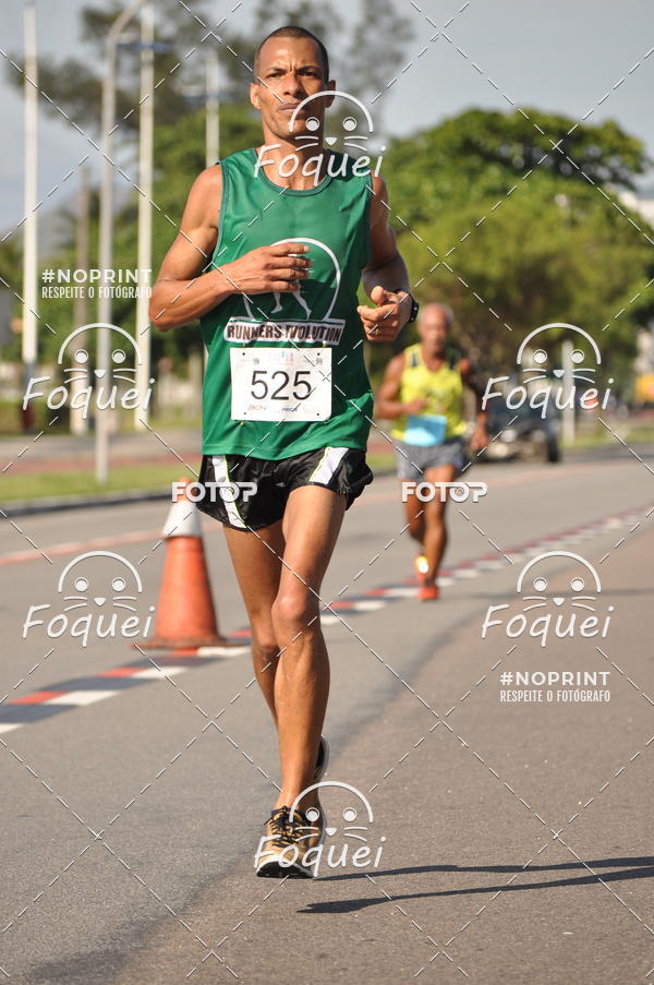 Buy your photos of the event21KES - Meia Maratona do Esprito Santo on Fotop