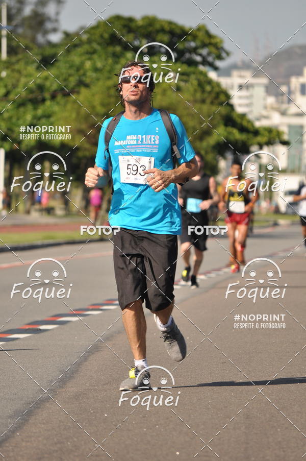 Buy your photos of the event21KES - Meia Maratona do Esprito Santo on Fotop