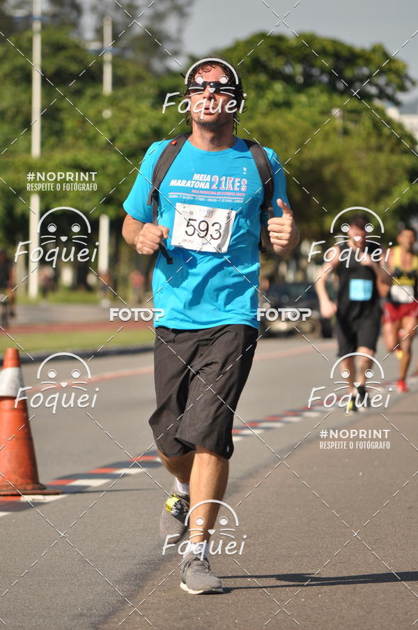 Buy your photos of the event21KES - Meia Maratona do Esprito Santo on Fotop