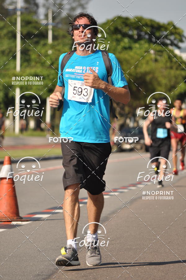 Buy your photos of the event21KES - Meia Maratona do Esprito Santo on Fotop