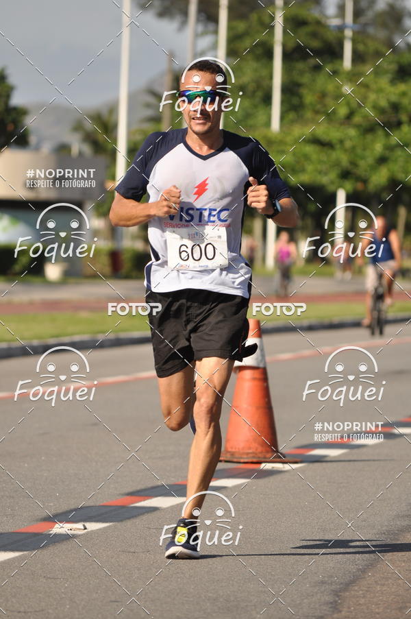 Buy your photos of the event21KES - Meia Maratona do Esprito Santo on Fotop