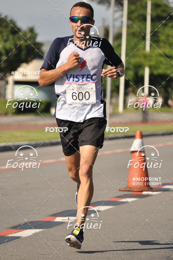 Buy your photos of the event21KES - Meia Maratona do Esprito Santo on Fotop