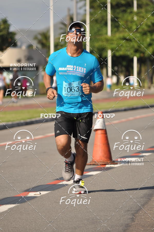 Buy your photos of the event21KES - Meia Maratona do Esprito Santo on Fotop