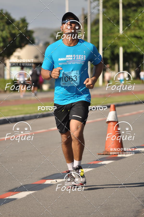 Buy your photos of the event21KES - Meia Maratona do Esprito Santo on Fotop