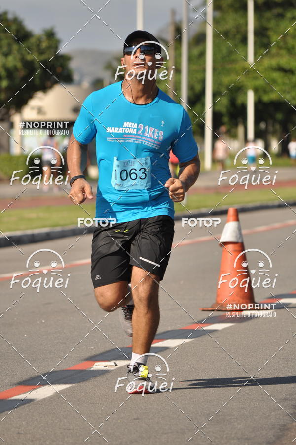 Buy your photos of the event21KES - Meia Maratona do Esprito Santo on Fotop