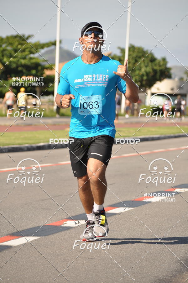 Buy your photos of the event21KES - Meia Maratona do Esprito Santo on Fotop