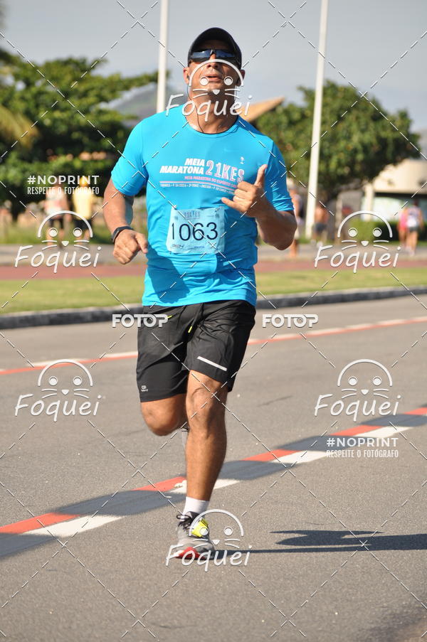 Buy your photos of the event21KES - Meia Maratona do Esprito Santo on Fotop