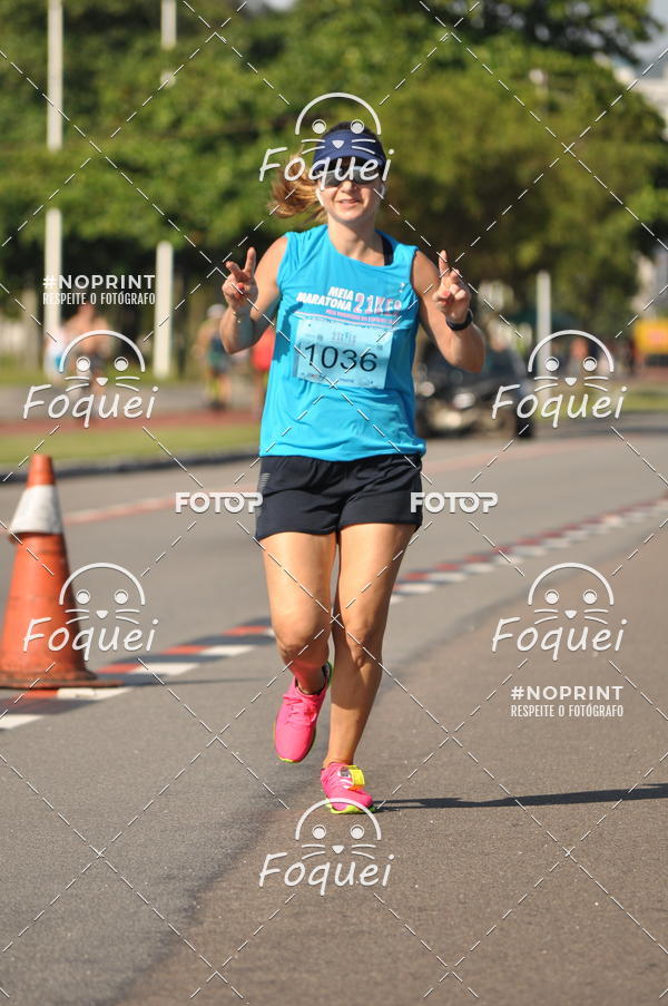 Buy your photos of the event21KES - Meia Maratona do Esprito Santo on Fotop