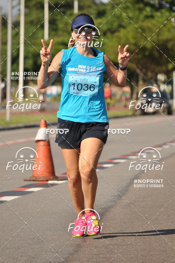 Buy your photos of the event21KES - Meia Maratona do Esprito Santo on Fotop