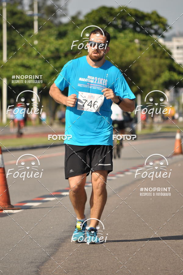 Buy your photos of the event21KES - Meia Maratona do Esprito Santo on Fotop