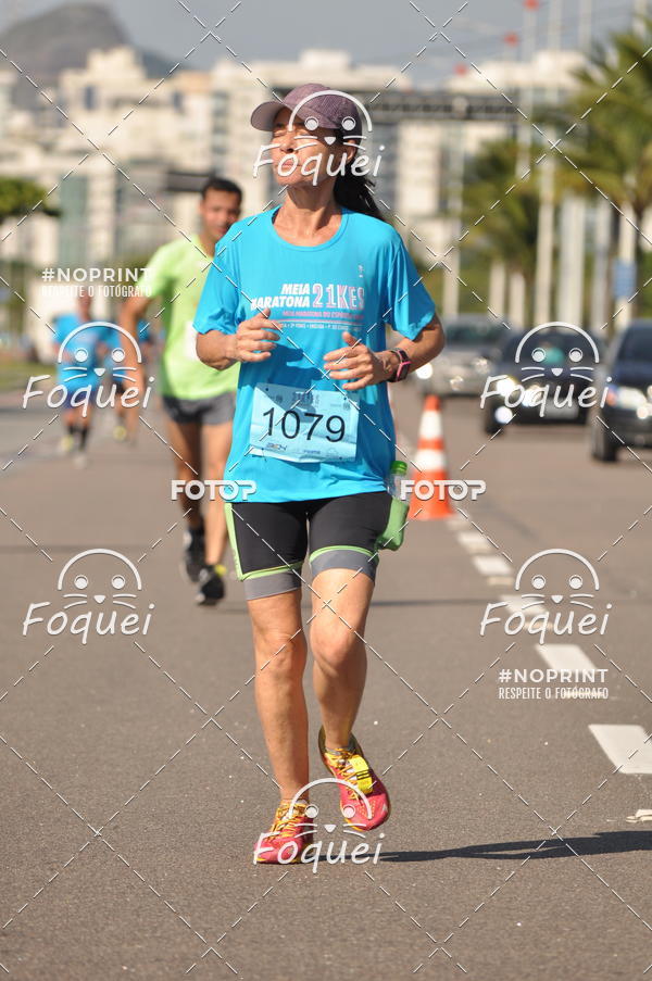 Buy your photos of the event21KES - Meia Maratona do Esprito Santo on Fotop