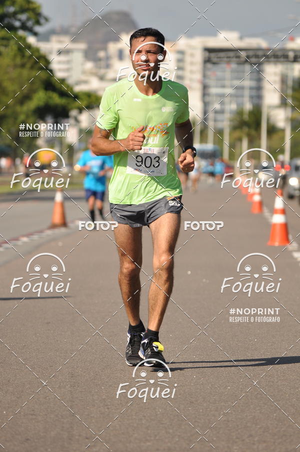 Buy your photos of the event21KES - Meia Maratona do Esprito Santo on Fotop