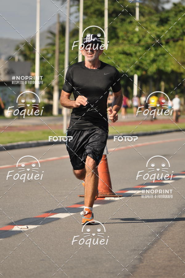 Buy your photos of the event21KES - Meia Maratona do Esprito Santo on Fotop