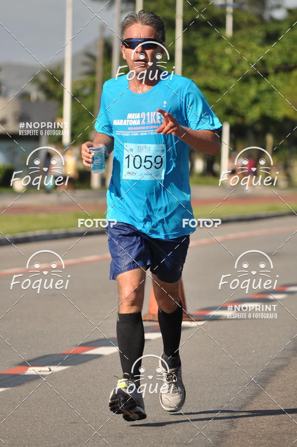 Buy your photos of the event21KES - Meia Maratona do Esprito Santo on Fotop