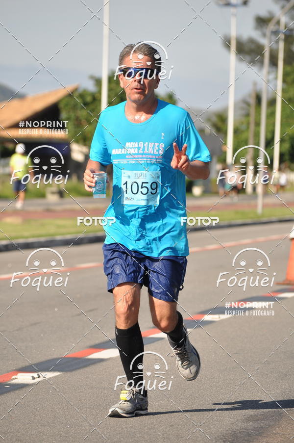Buy your photos of the event21KES - Meia Maratona do Esprito Santo on Fotop