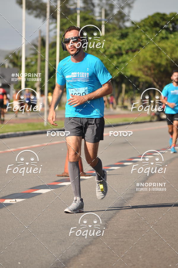 Buy your photos of the event21KES - Meia Maratona do Esprito Santo on Fotop