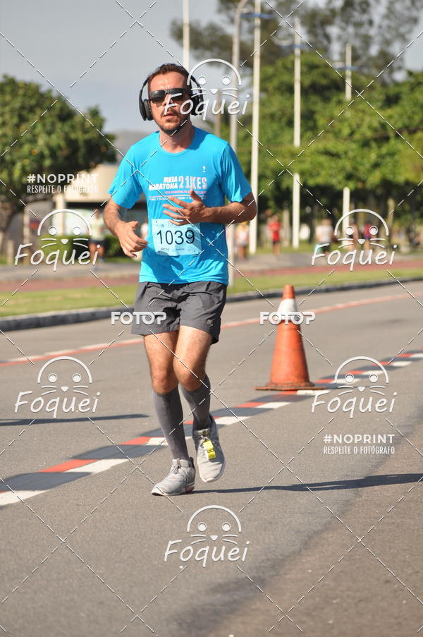 Buy your photos of the event21KES - Meia Maratona do Esprito Santo on Fotop