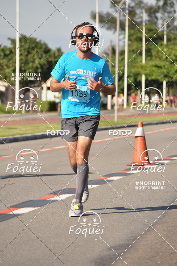 Buy your photos of the event21KES - Meia Maratona do Esprito Santo on Fotop
