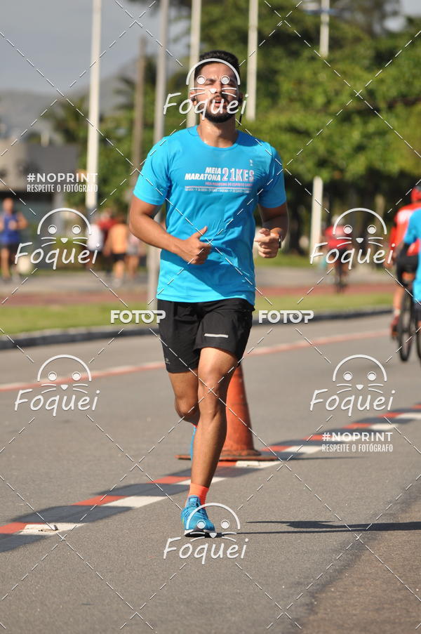 Buy your photos of the event21KES - Meia Maratona do Esprito Santo on Fotop