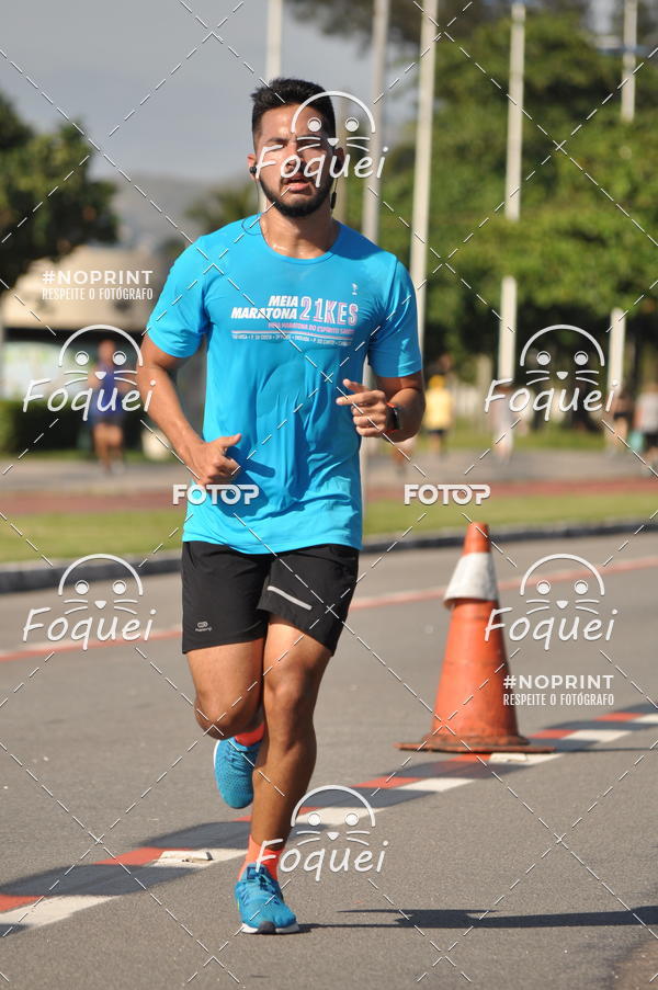 Buy your photos of the event21KES - Meia Maratona do Esprito Santo on Fotop