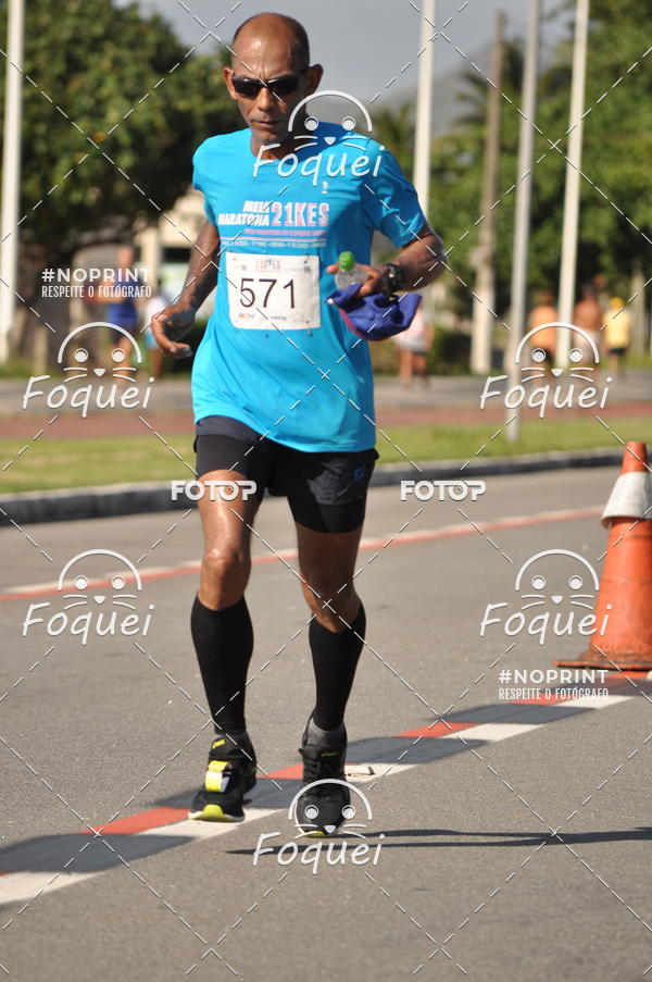 Buy your photos of the event21KES - Meia Maratona do Esprito Santo on Fotop