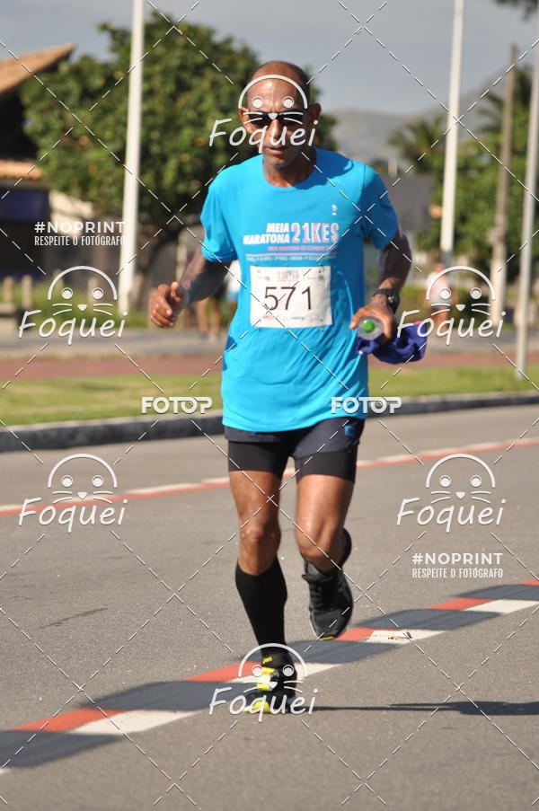 Buy your photos of the event21KES - Meia Maratona do Esprito Santo on Fotop