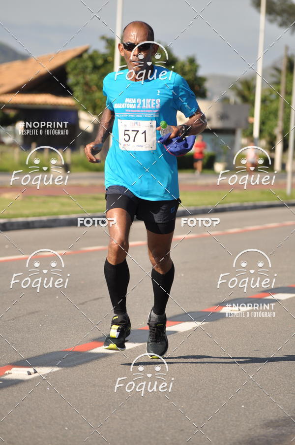 Buy your photos of the event21KES - Meia Maratona do Esprito Santo on Fotop