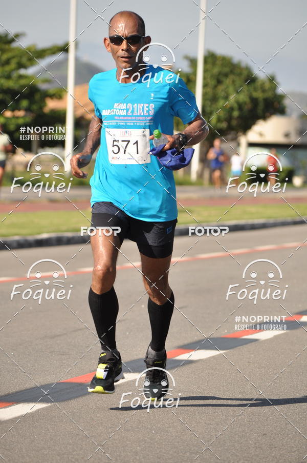 Buy your photos of the event21KES - Meia Maratona do Esprito Santo on Fotop