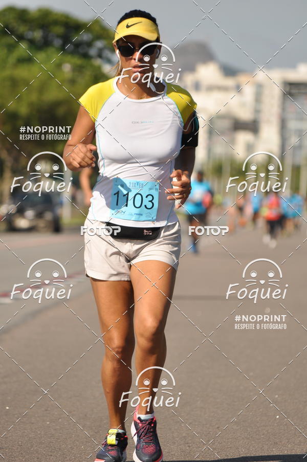 Buy your photos of the event21KES - Meia Maratona do Esprito Santo on Fotop