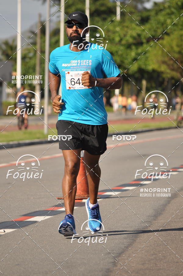 Buy your photos of the event21KES - Meia Maratona do Esprito Santo on Fotop