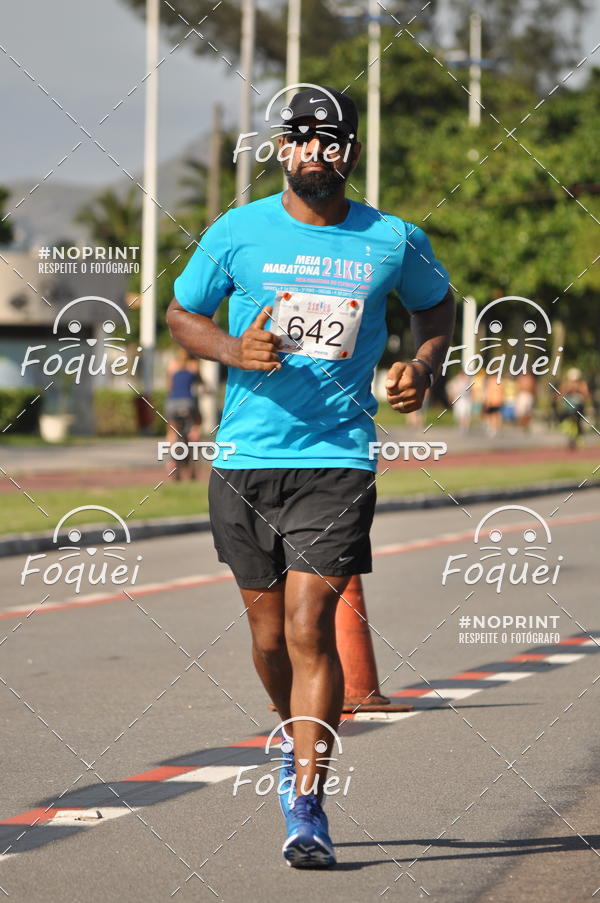 Buy your photos of the event21KES - Meia Maratona do Esprito Santo on Fotop