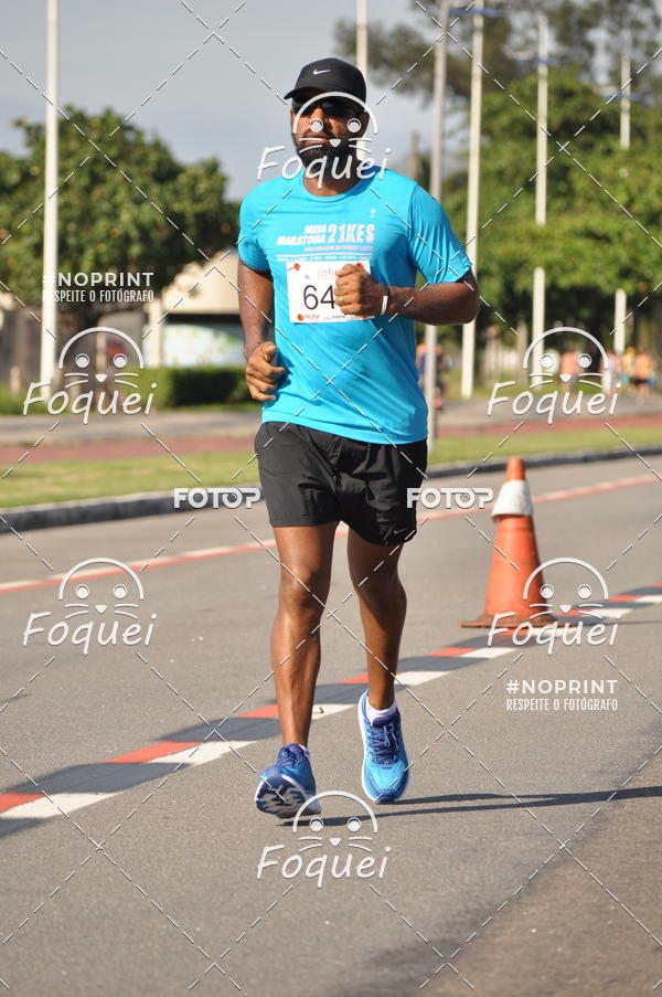 Buy your photos of the event21KES - Meia Maratona do Esprito Santo on Fotop