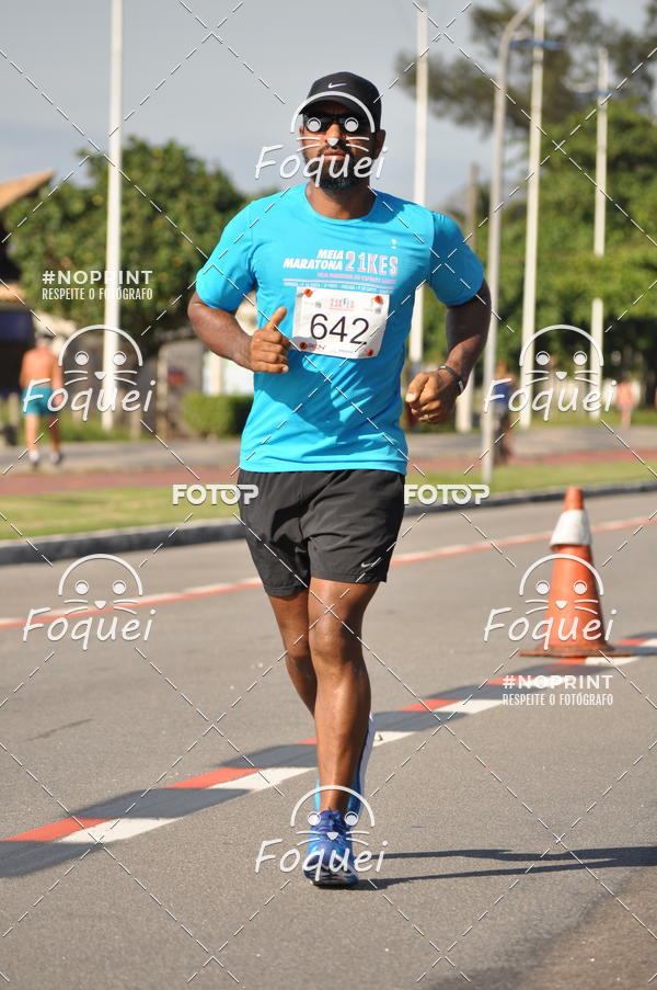 Buy your photos of the event21KES - Meia Maratona do Esprito Santo on Fotop