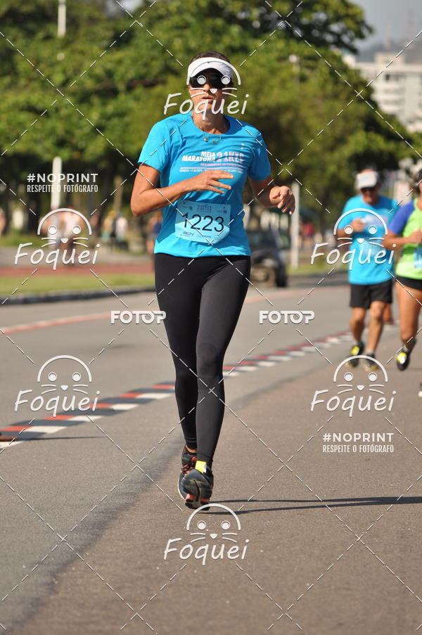Buy your photos of the event21KES - Meia Maratona do Esprito Santo on Fotop