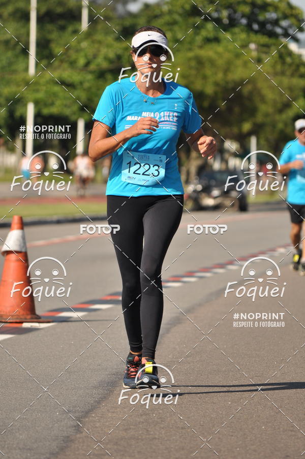 Buy your photos of the event21KES - Meia Maratona do Esprito Santo on Fotop