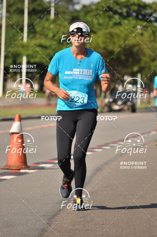 Buy your photos of the event21KES - Meia Maratona do Esprito Santo on Fotop