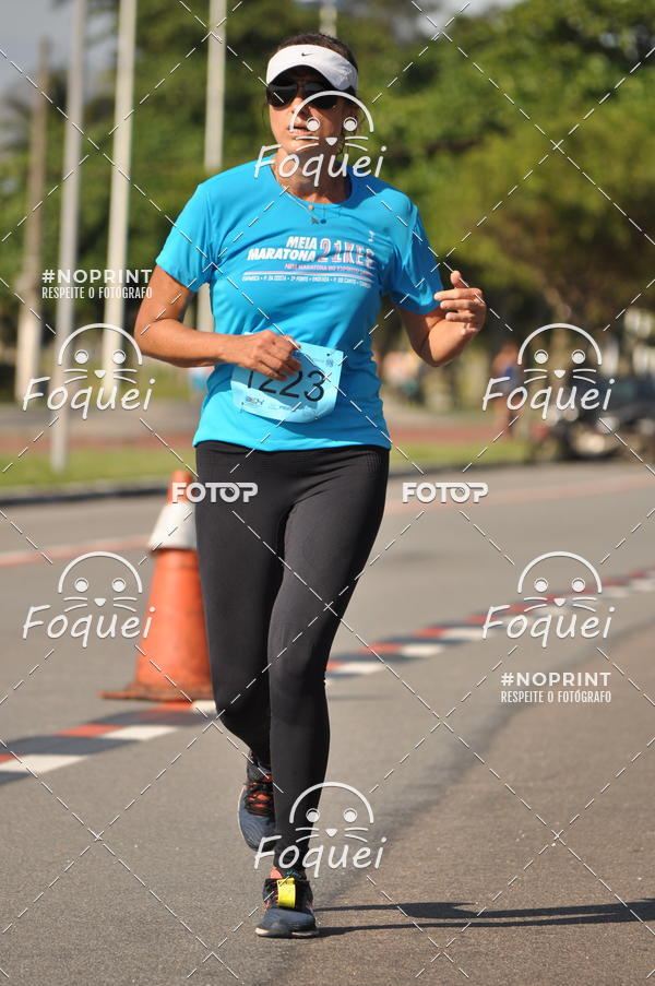 Buy your photos of the event21KES - Meia Maratona do Esprito Santo on Fotop
