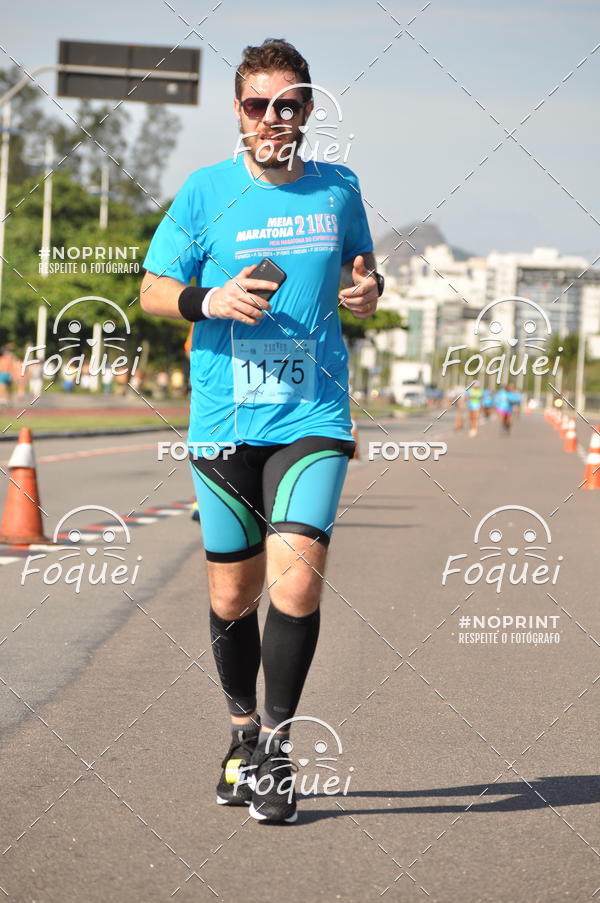 Buy your photos of the event21KES - Meia Maratona do Esprito Santo on Fotop