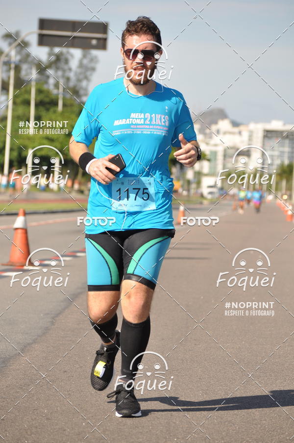 Buy your photos of the event21KES - Meia Maratona do Esprito Santo on Fotop