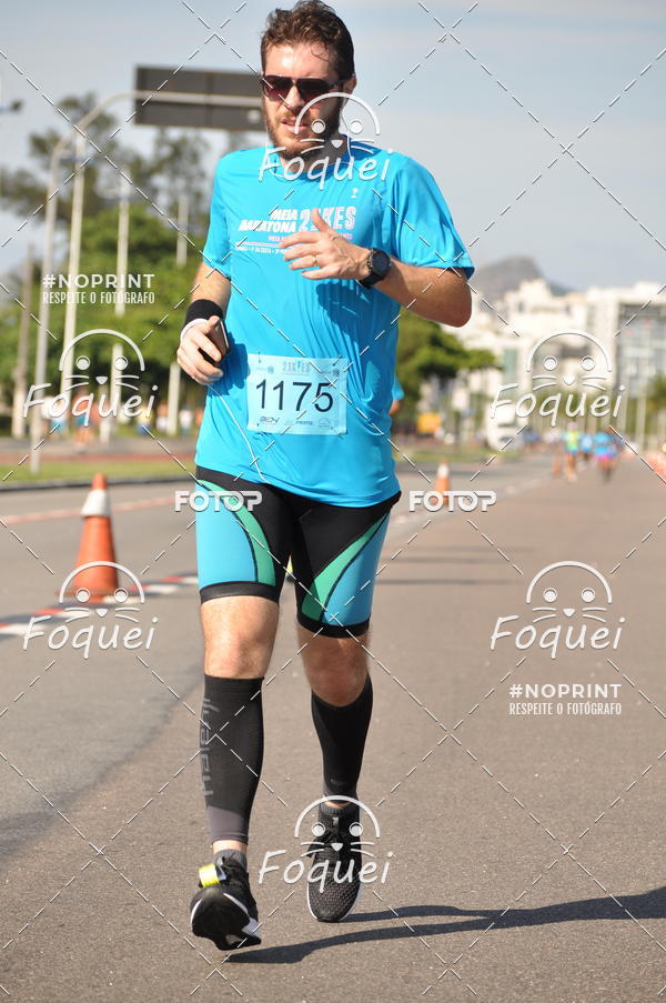 Buy your photos of the event21KES - Meia Maratona do Esprito Santo on Fotop