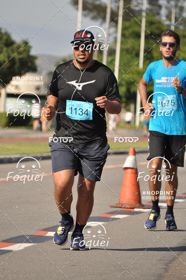 Buy your photos of the event21KES - Meia Maratona do Esprito Santo on Fotop