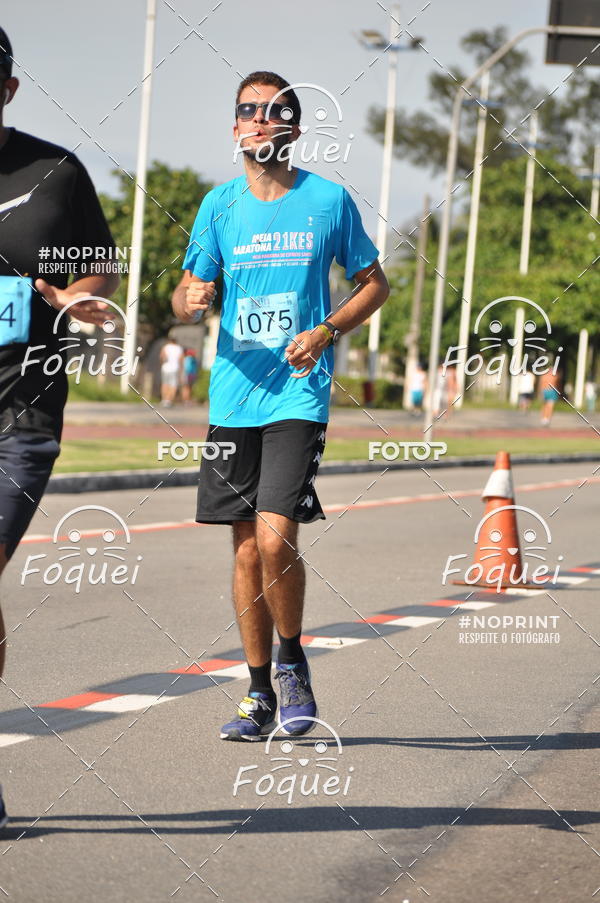 Buy your photos of the event21KES - Meia Maratona do Esprito Santo on Fotop